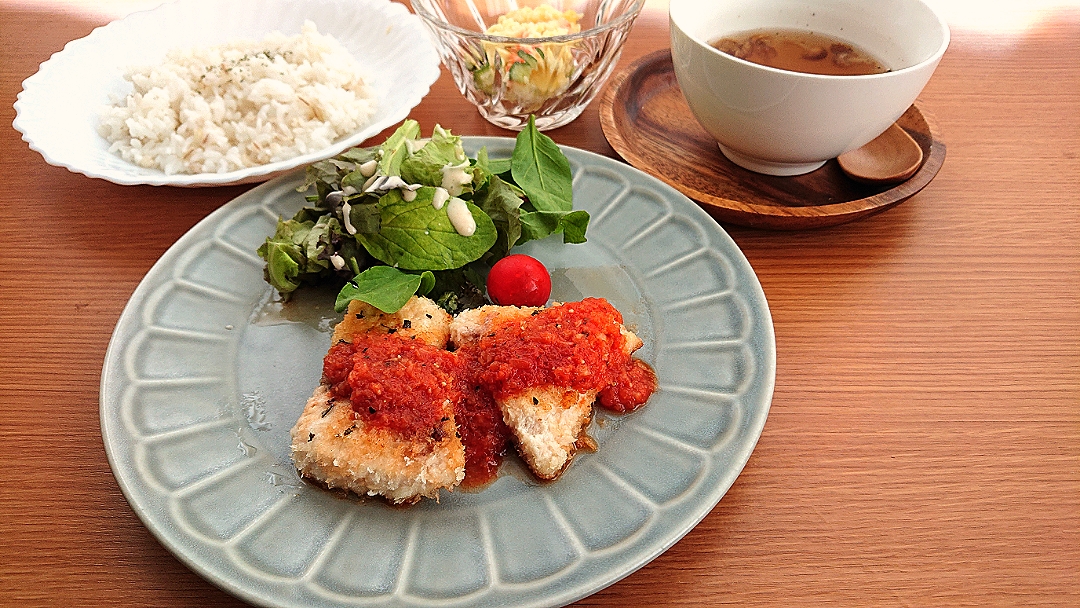 めかじきの香草パン粉焼き自家製トマトソース ちいさなしあわせキッチン Snapdish スナップディッシュ Id Cvrtaa