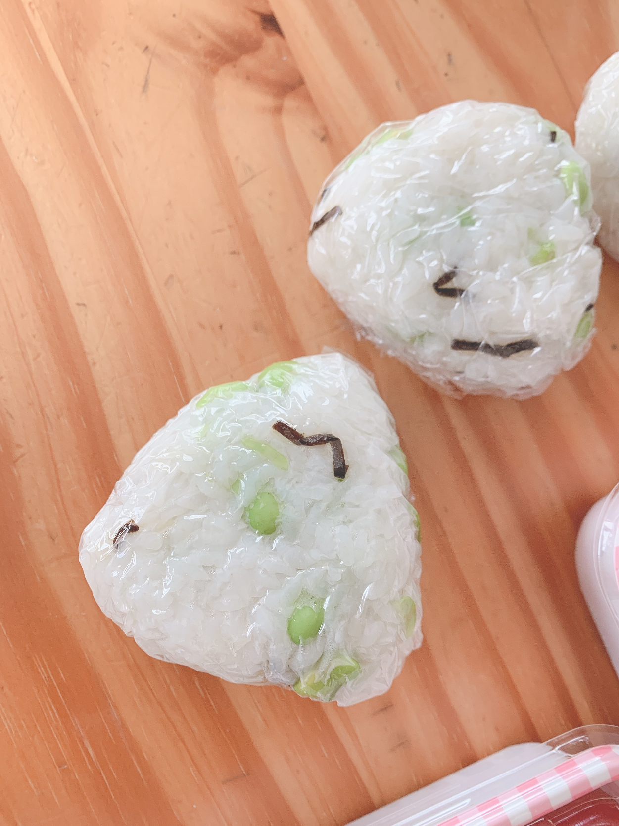 枝豆塩昆布おにぎり まる Snapdish スナップディッシュ Id D19xta