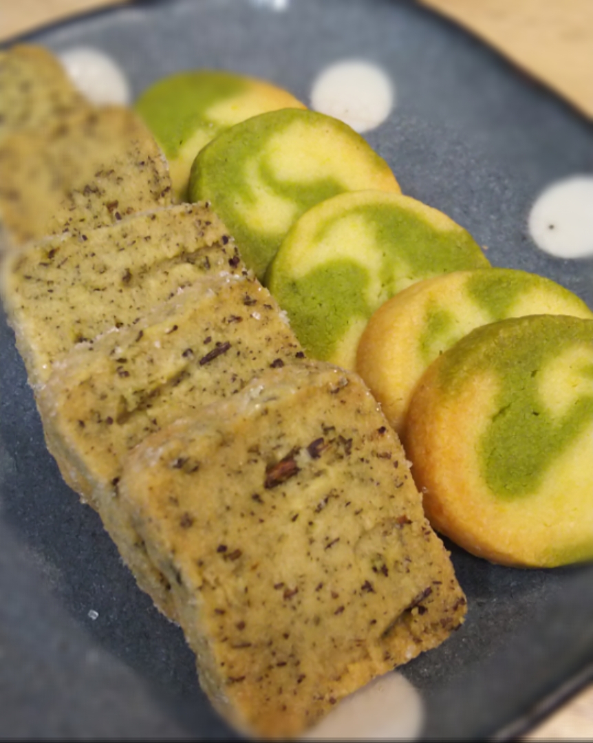 biscuits au thé vert/yuzu et thé grillé