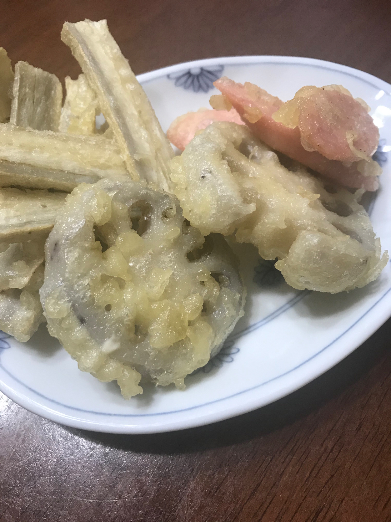 天ぷら盛り合わせ れんこん ごぼう 魚肉ソーセージ Hide Snapdish スナップディッシュ Id 94jq5a