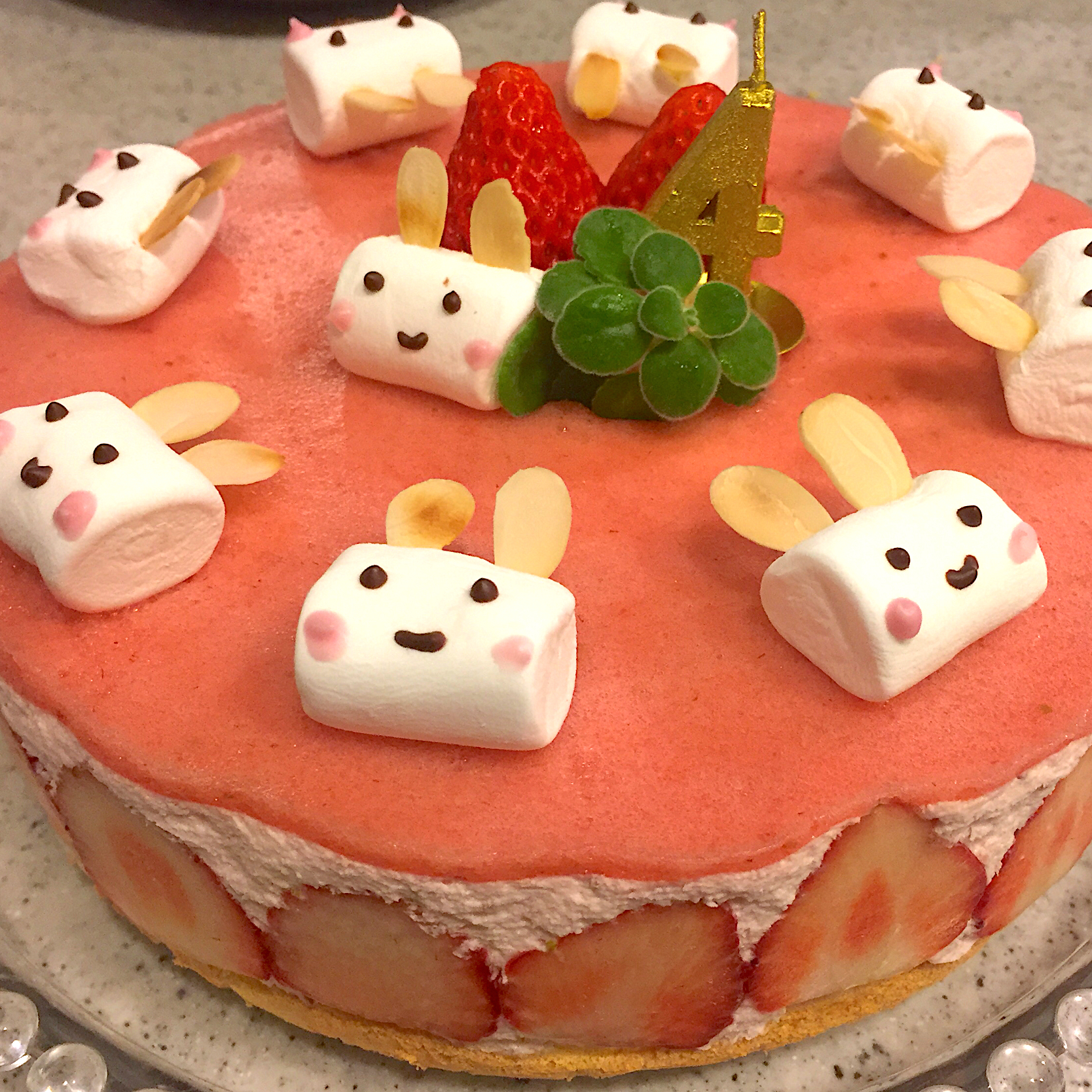ウサギがのったピンクのケーキ Satomi Cafe Snapdish スナップディッシュ Id Eugopa