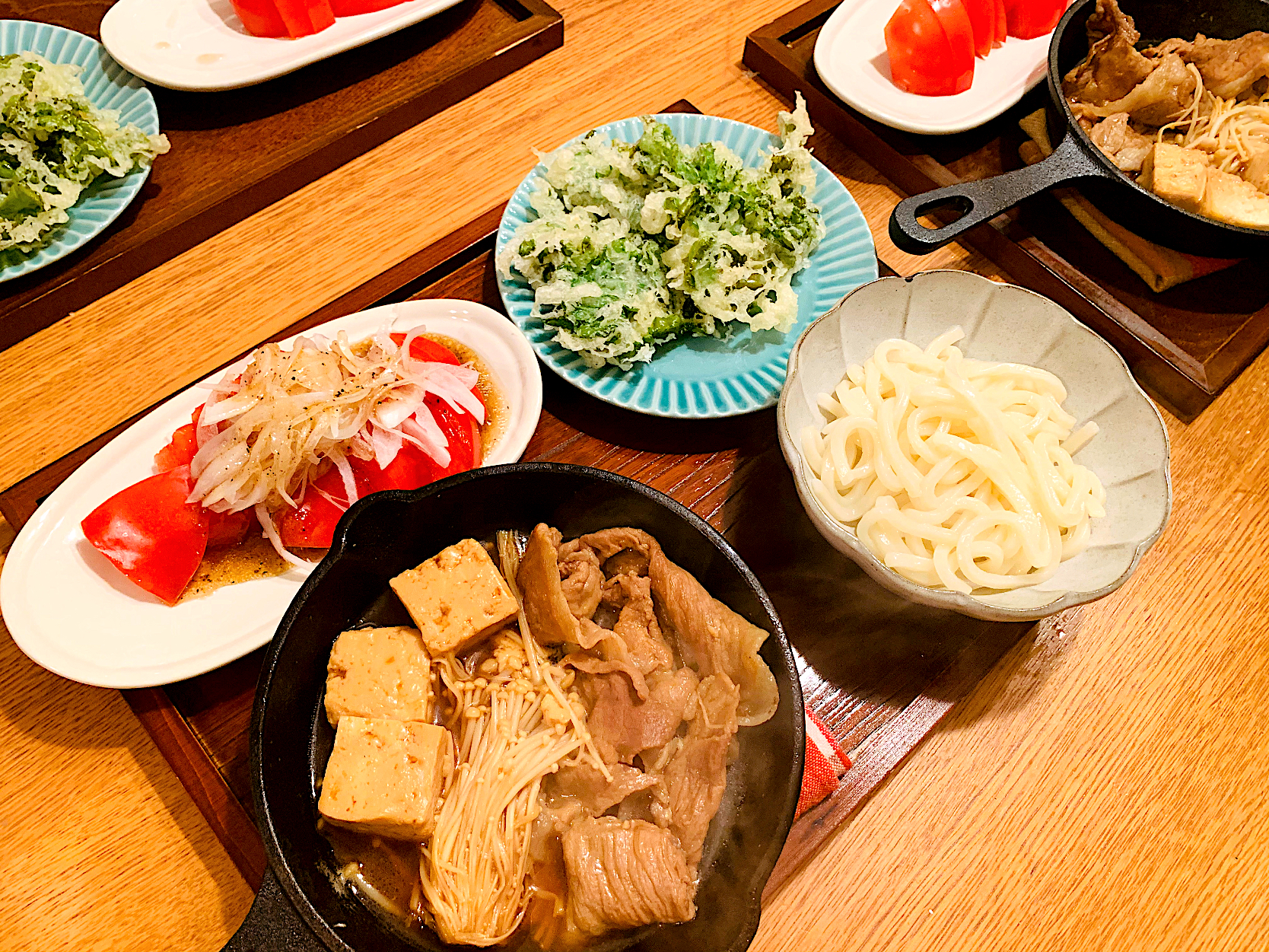 我が家の晩ご飯肉豆腐 トマト 菜の花天ぷら うどん いちご Snapdish スナップディッシュ Id Zpw0ra