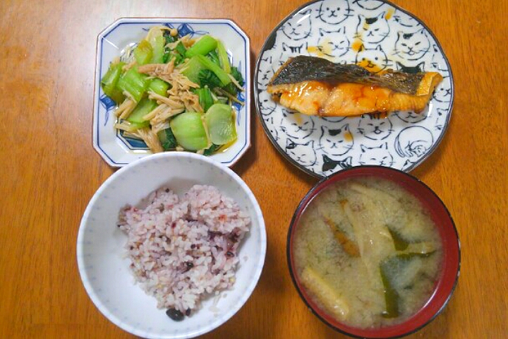 月日 鰆の蒲焼き えのきとチンゲン菜のおひたし ごぼうと油揚げのお味噌汁 いもこ Snapdish スナップディッシュ Id Rab0ra