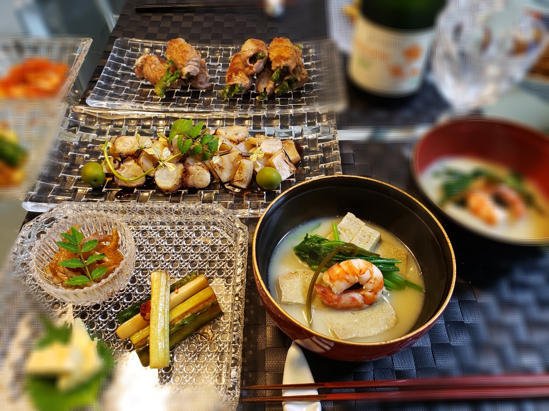 たらの芽豚巻き蛸炙り生麩とほうれん草のお味噌汁でも主役は車海老 あかしろみどり Snapdish スナップディッシュ Id Tnuf1a