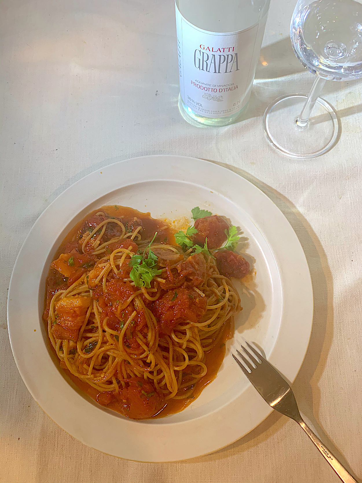 パンチェッタと辛いトマトのスパゲッティ