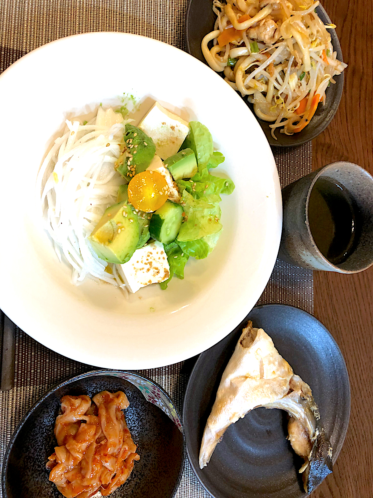 ブリカマ潮焼き 大根と豆腐とアボガドのサラダ 焼うどん イカの塩辛 菅原洋美 Snapdish スナップディッシュ Id Arivha