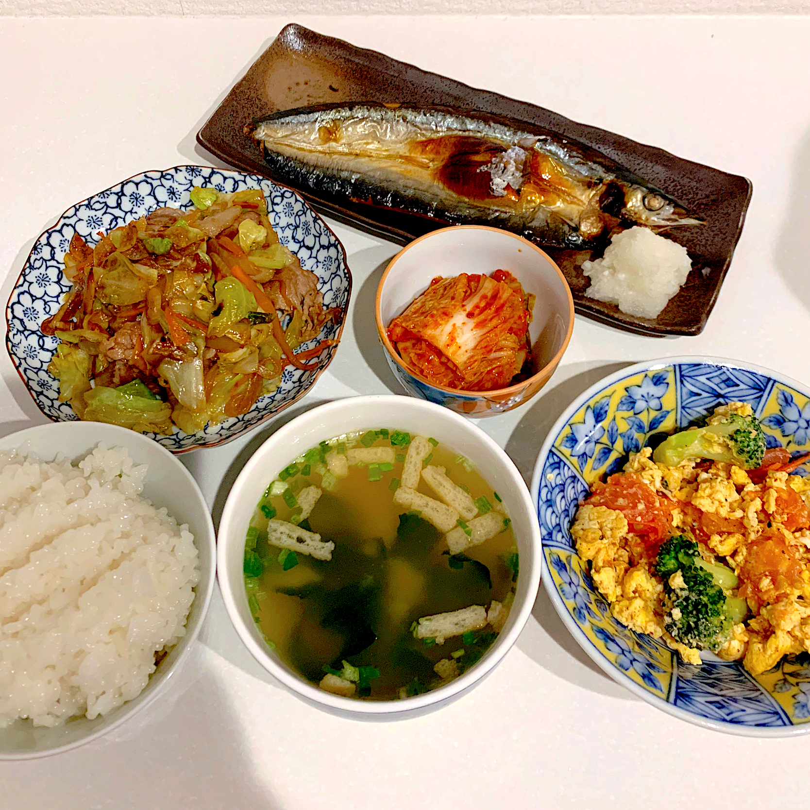 夜ご飯さんまの開き 野菜炒め トマトとブロッコリーの玉子炒め キムチ お味噌汁 とまこ O Snapdish スナップディッシュ Id Q8kqqa