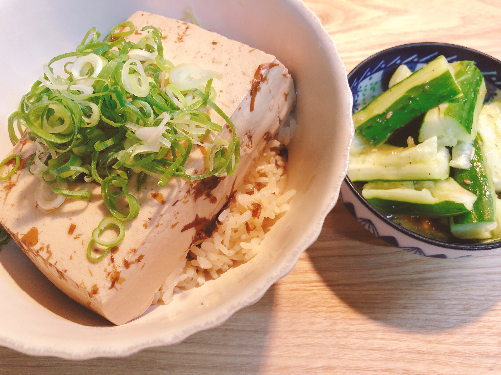 なんか とう飯が連投されてて美味しそうだったからマネてみた 鰹節まみれで見た目はイマイチでも 美味しかったこんな豆腐の食べ方もあるんやね 海斗 Snapdish スナップディッシュ Id 0yt1aaa