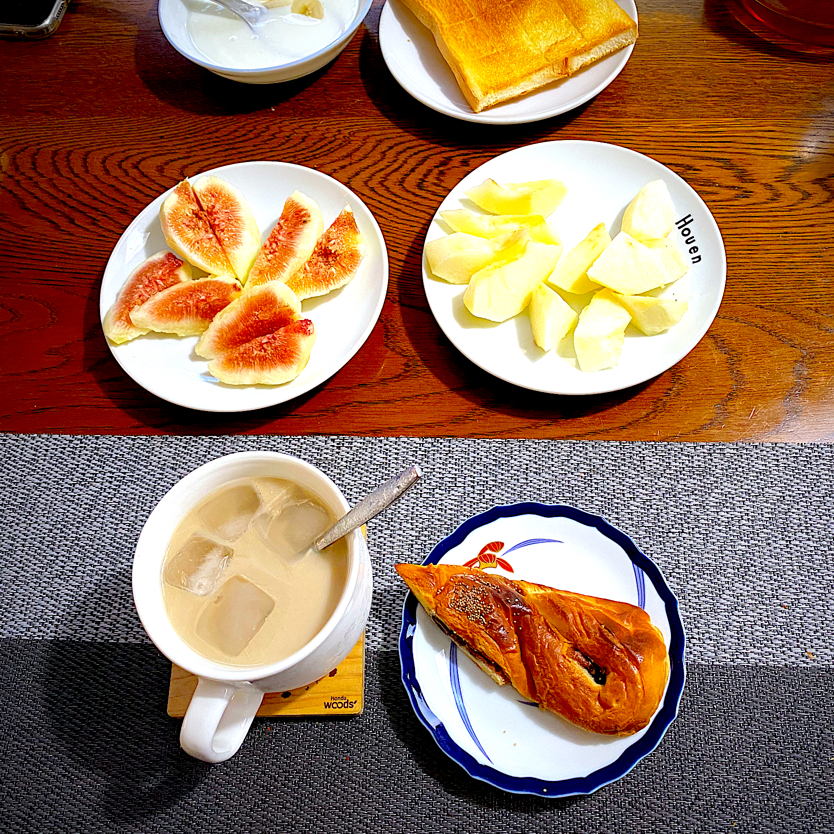 9月11日 朝ごはん あんスティックパン りんご イチジク カフェオレ Yakinasu Snapdish スナップディッシュ Id 5dzmpa