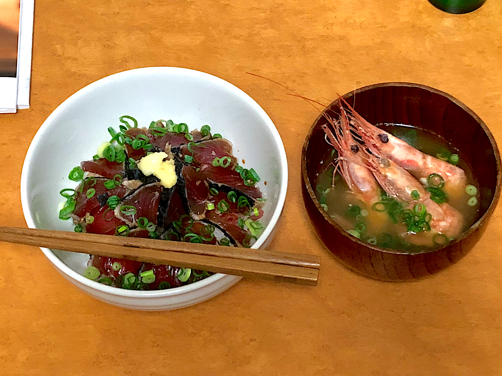 カツオのタタキ丼と甘エビの味噌汁 村岡 哲勇 Snapdish スナップディッシュ Id Xmjcha