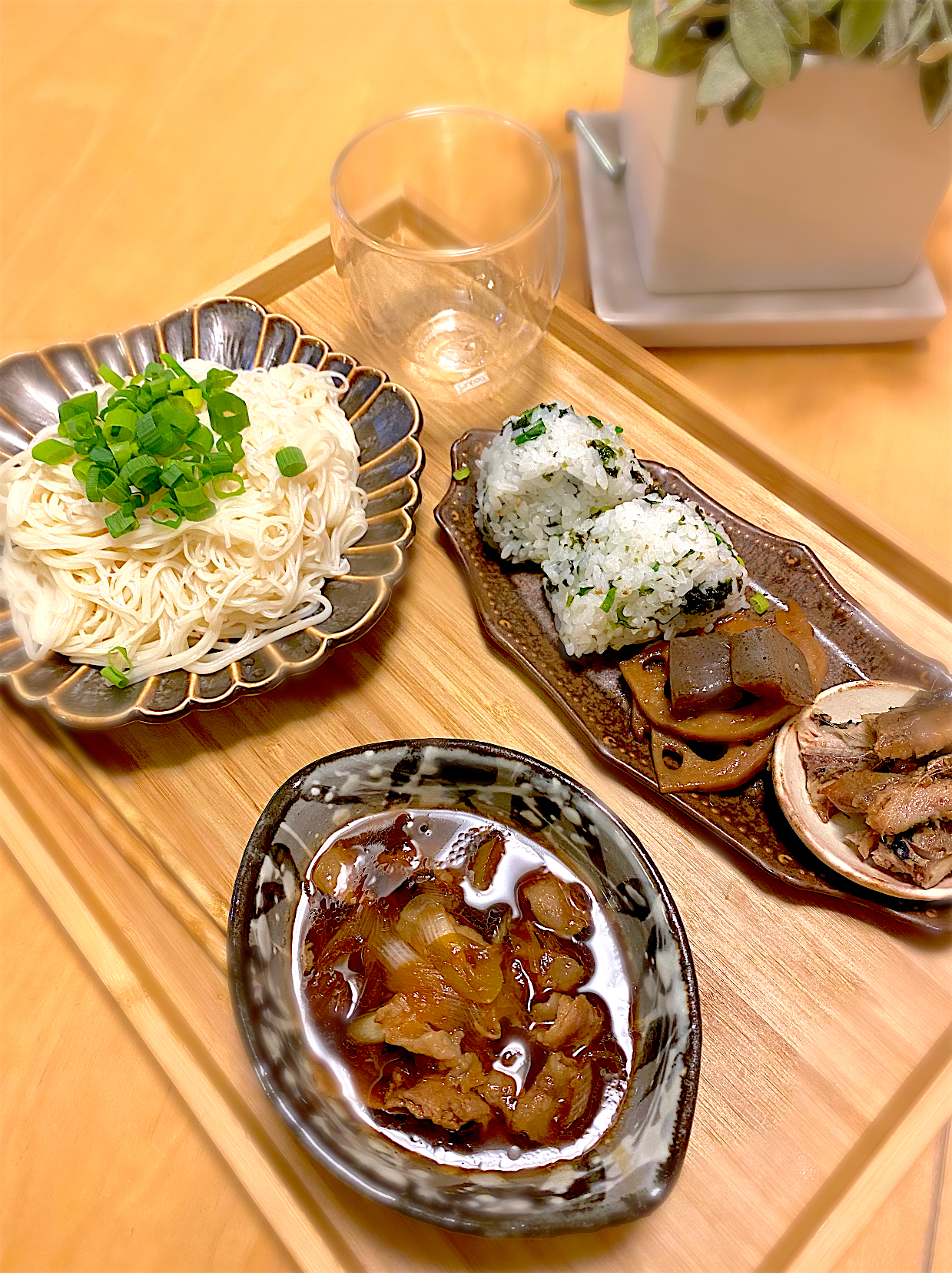 豚とネギの素麺つけ麺 ネギとごま油の塩むすび 昨日のあまりもの エトフ Snapdish スナップディッシュ Id Z9akxa