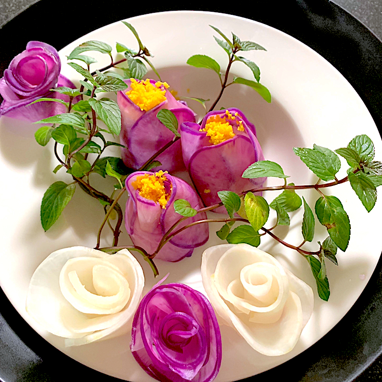 KOZUEさんの料理 〜紫大根の椿寿司〜と薔薇🌹大根だけ