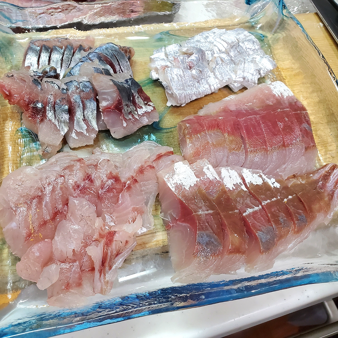 先日夫婦で海釣りに大量に釣れて刺身に始まり なめろう 天婦羅にて 頂きました太刀魚 いなだ サバ 鯵 Dai Nori Snapdish スナップディッシュ Id Gdek1a