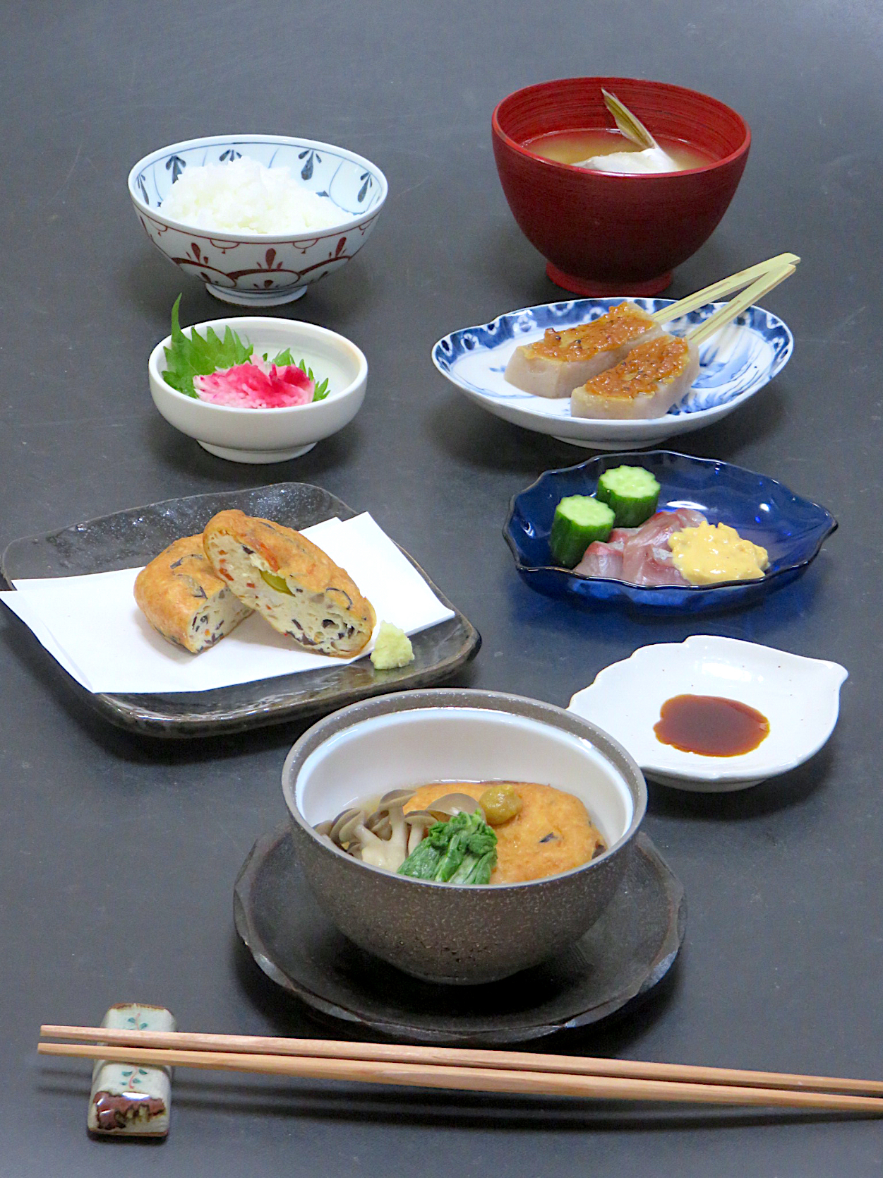 今晩は 飛龍頭の煮物 飛龍頭しょうが醤油 昆布締めつばす黄身酢かけ 手作りこんにゃくの田楽 つばすアラの味噌汁 ご飯 Akazawa3 Snapdish スナップディッシュ Id 85heba