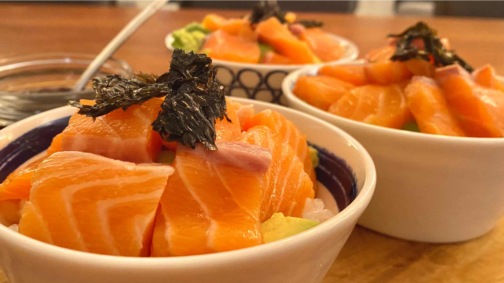 アボカドサーモン丼小鉢 タレ2種類 女神 Snapdish スナップディッシュ Id Uybpqa