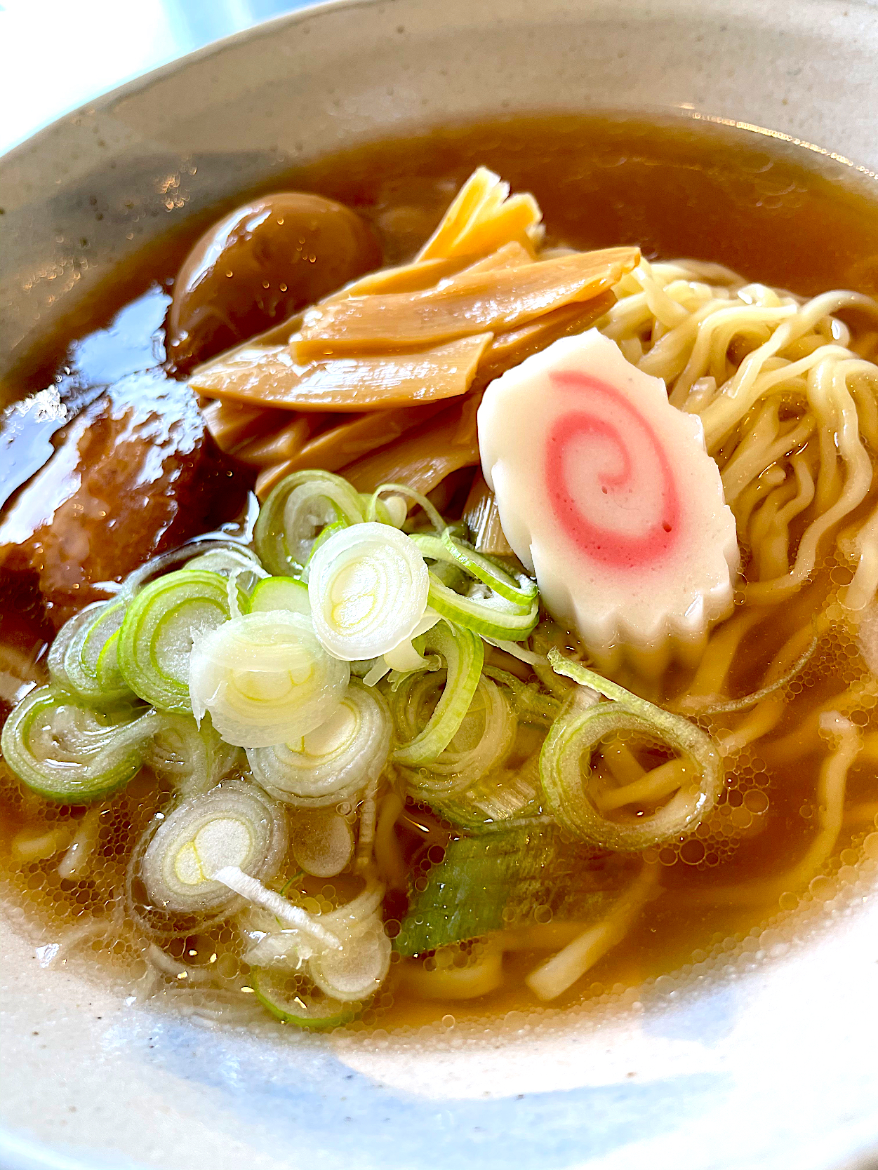 あっさり醤油ラーメン トッピングはしなちく 焼豚 煮卵 ネギ そしてナルト Tomy Snapdish スナップディッシュ Id Ak40wa