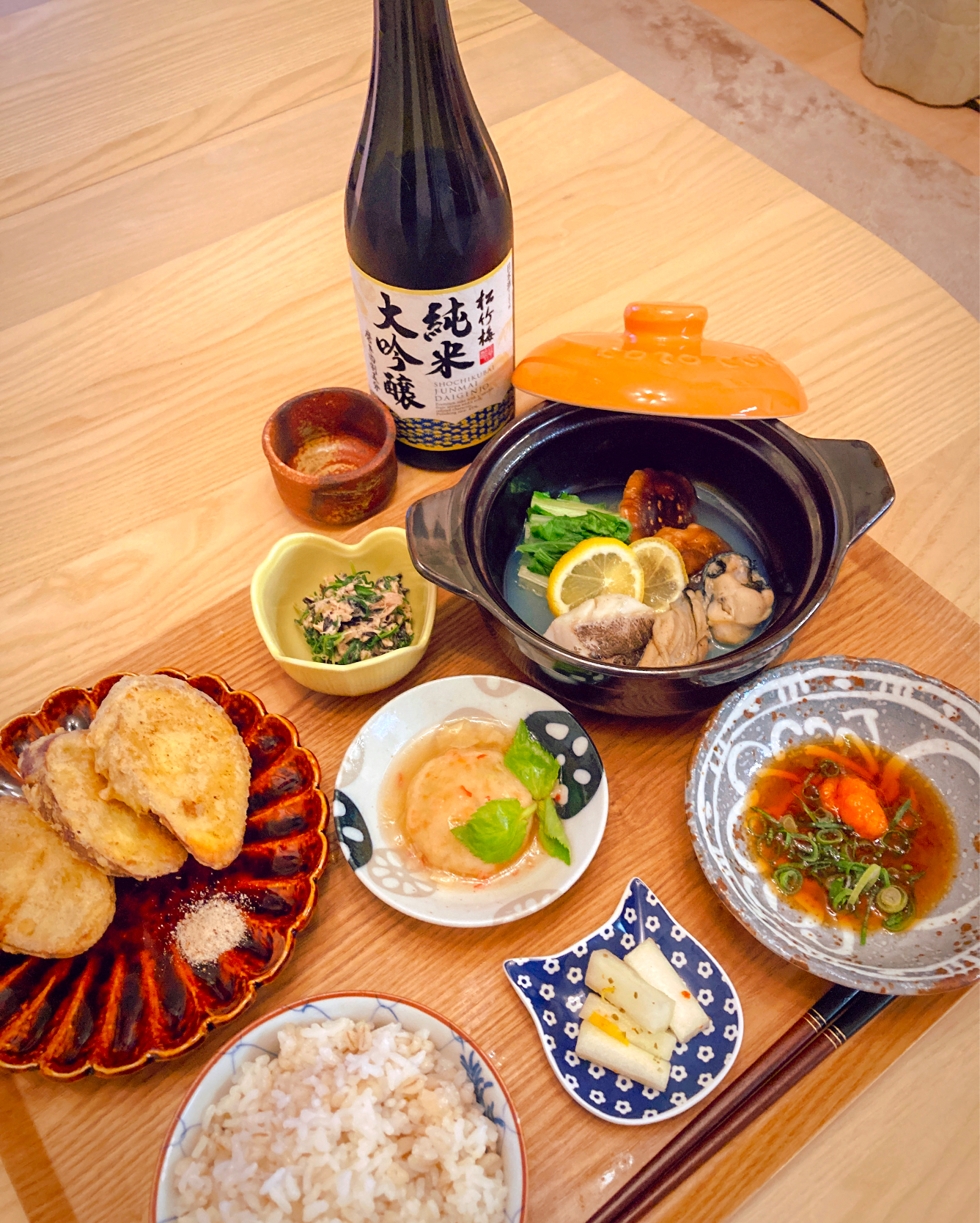 今日の夕食　鱈と牡蠣の酒蒸し　さつまいもの天ぷら　蓮根まんじゅう　おかひじきとヒジキとツナのマヨ和え　柚大根　もち麦ごはん