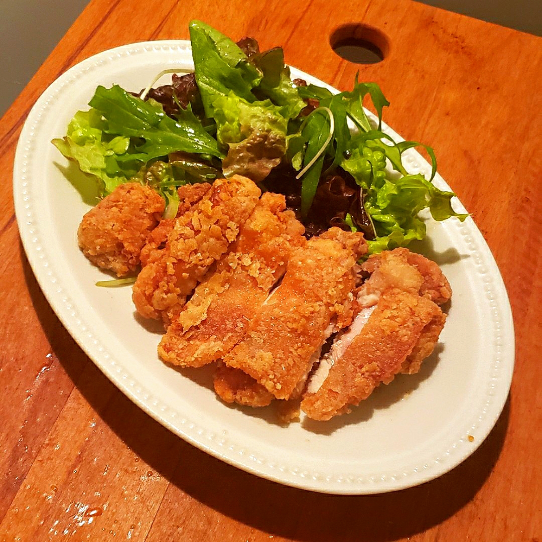 カリカリ揚げ鶏※サラダの食べるドレッシング添え