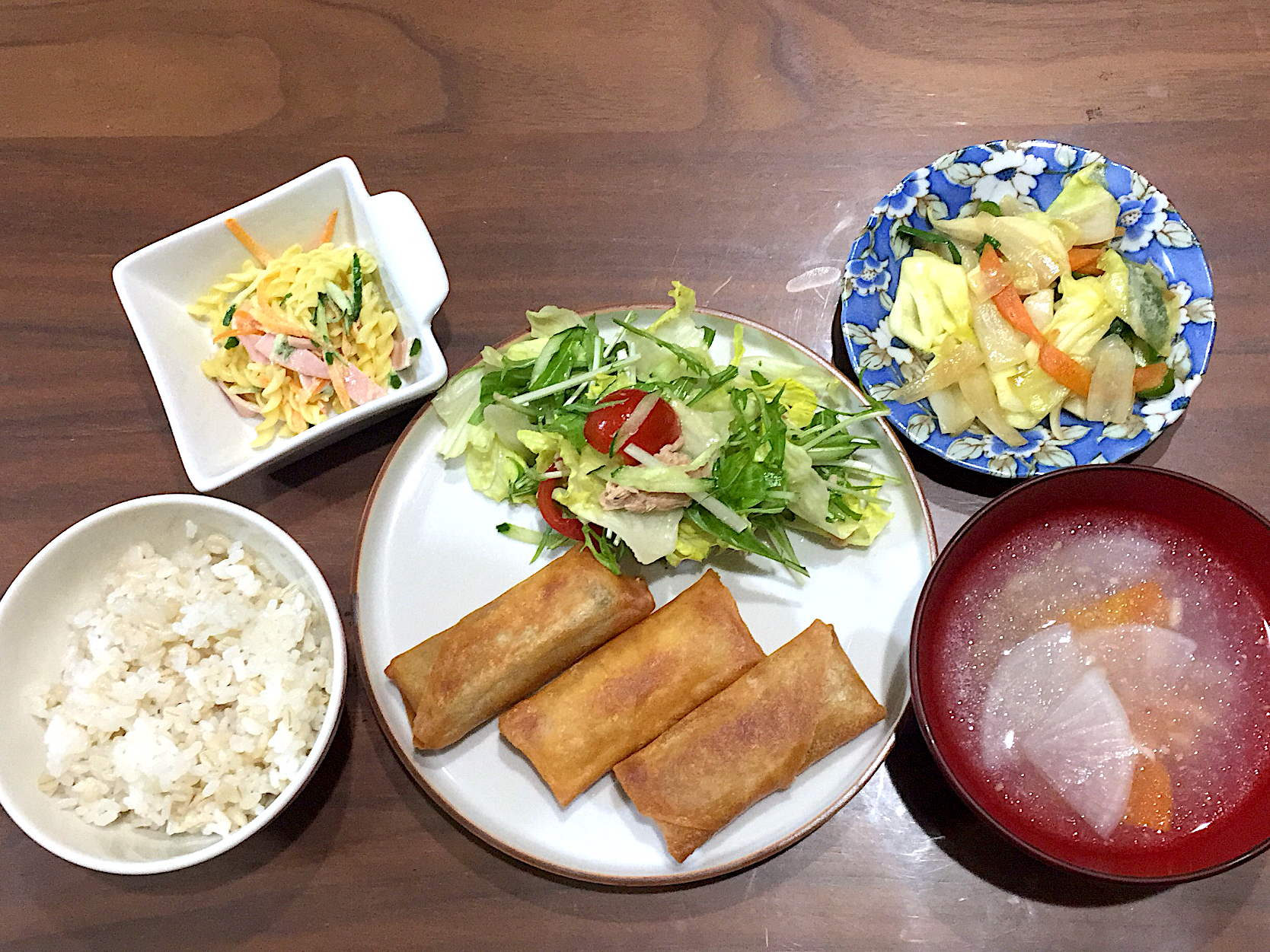 冷凍春巻き 大根と人参のとろりんスープ 野菜炒め マカロニサラダ ツナと水菜のサラダ おさむん17 Snapdish スナップディッシュ Id X4pi4a