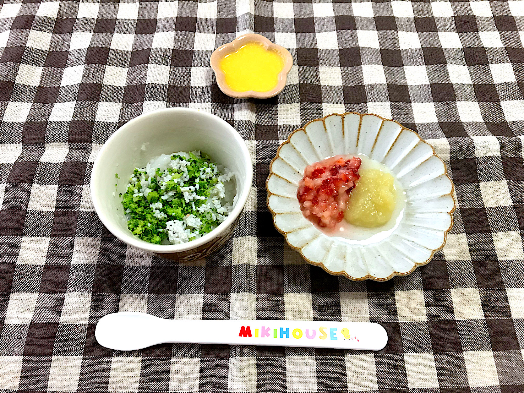 離乳食 ブロッコリーとしらすのご飯 キャベツといちご 卵黄ペースト Saya Snapdish スナップディッシュ Id Kunuwa