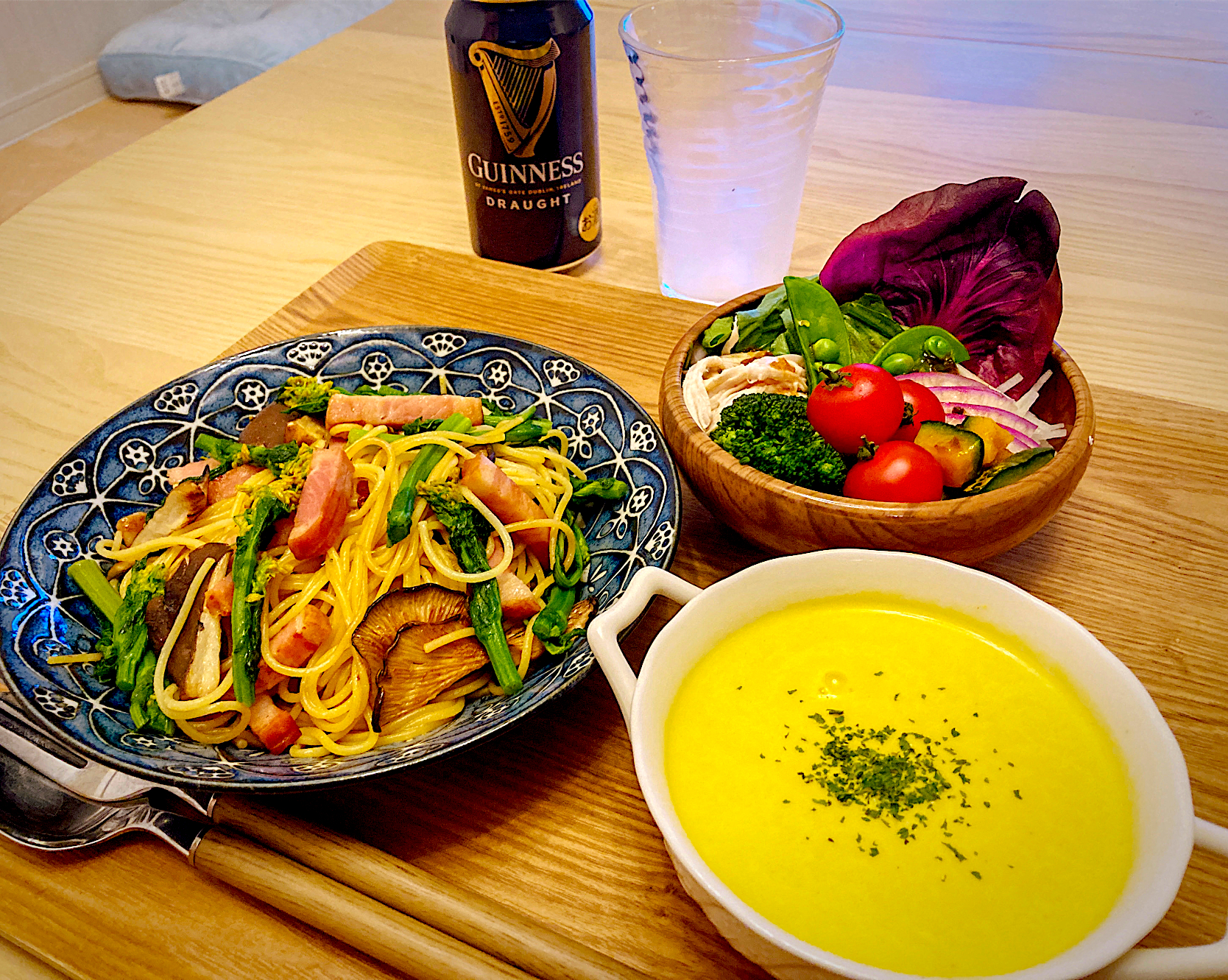 今日の夕食 菜の花とベーコン あわび茸の和風パスタ カボチャのポタージュ 蒸し鶏のサラダ ふわ猫はなちゃん Snapdish スナップディッシュ Id Uhb0sa