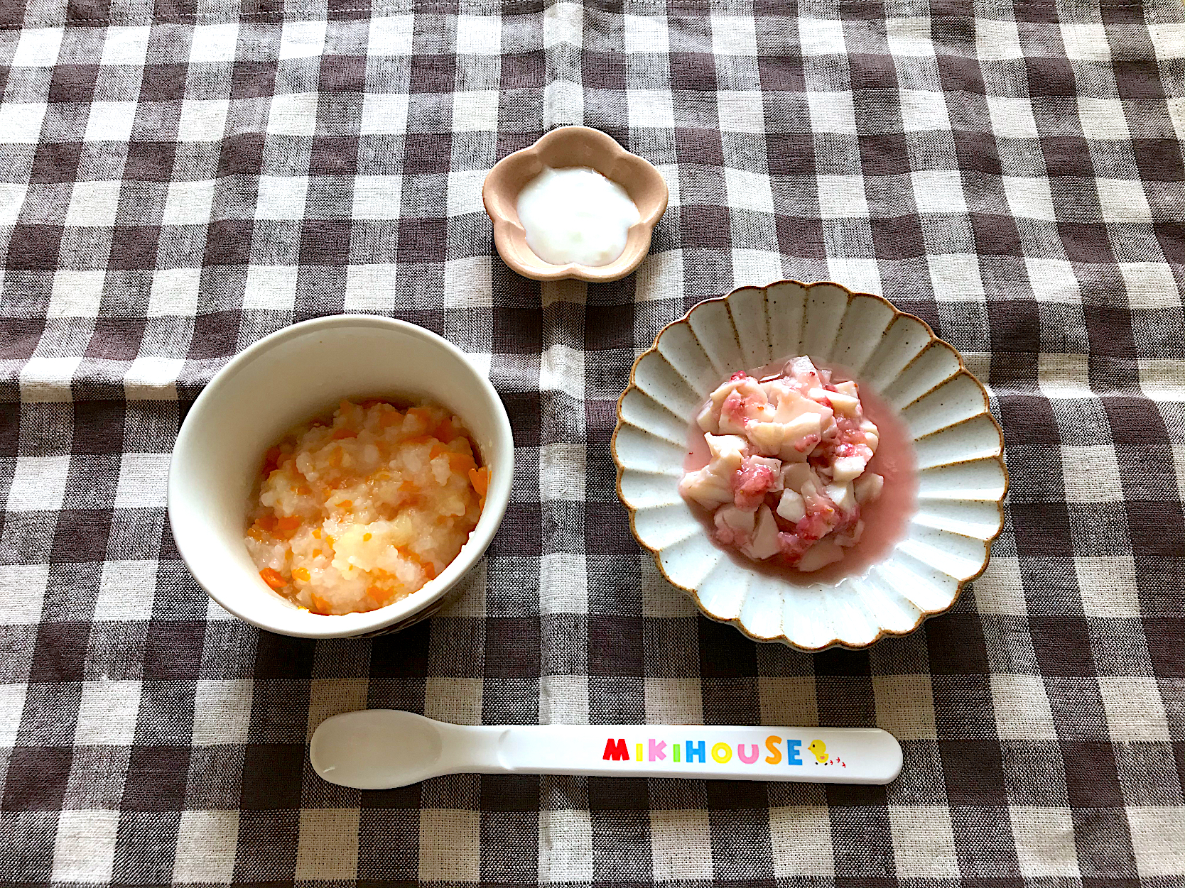 離乳食 にんじんのおかゆ いちご豆腐 ヨーグルト Saya Snapdish スナップディッシュ Id Zuq4pa