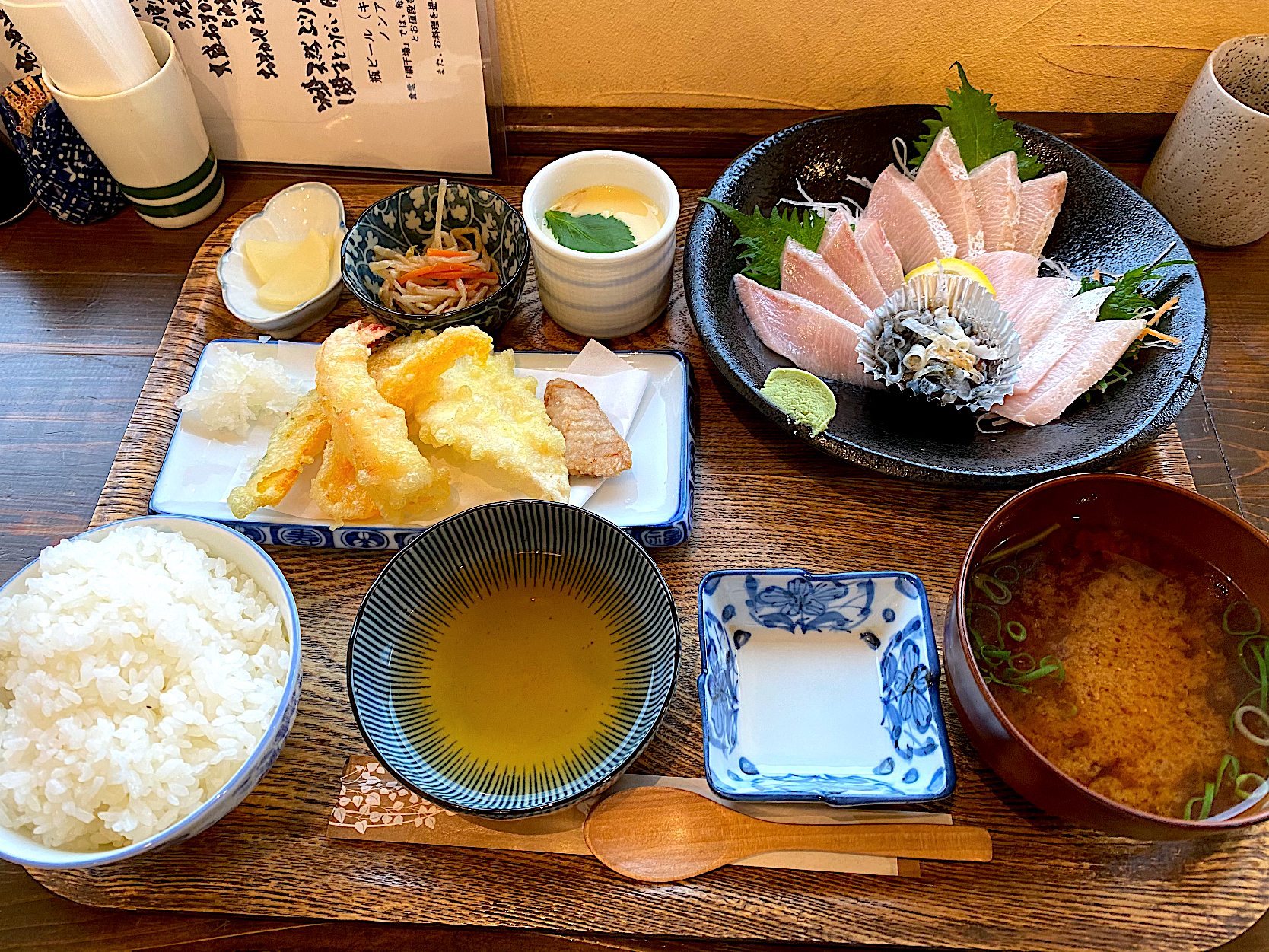 天然ぶりとろ刺身と天ぷら定食 Buhizou Snapdish スナップディッシュ Id O5m0ra