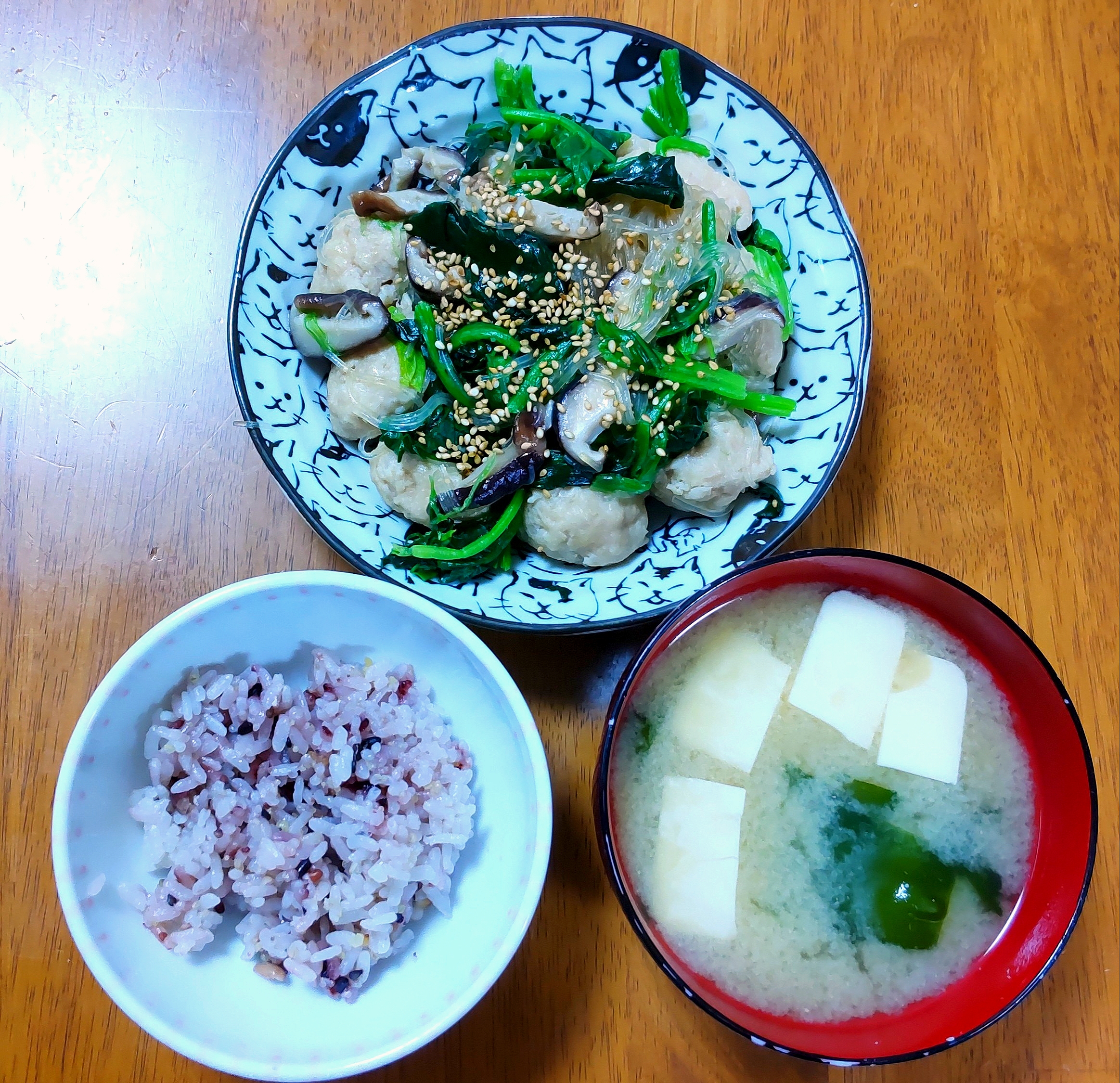 月日 鶏団子と春雨の中華煮 豆腐とわかめのお味噌汁 いもこ Snapdish スナップディッシュ Id Frqima