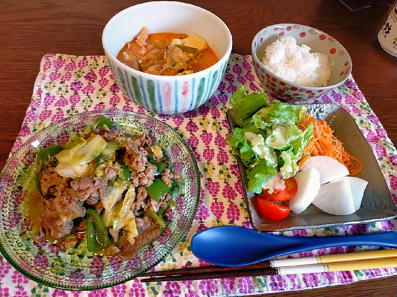 夜ごはん 春キャベツで回鍋肉と野菜たっぷり豆乳チゲ みやこ Snapdish スナップディッシュ Id usua