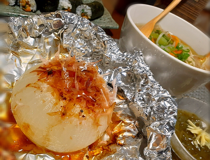 なだちいさんの料理
　新玉ねぎのホイル焼き✨

野菜たっぷり中華スープ