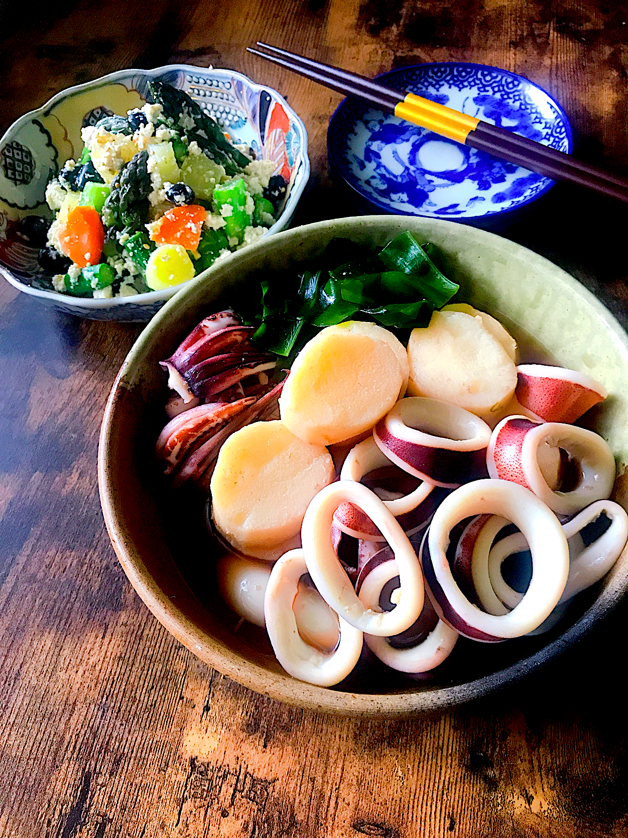 まりおさんの料理 ｲｶと山芋とわかめの煮物とアスパラで初夏の白あえ
