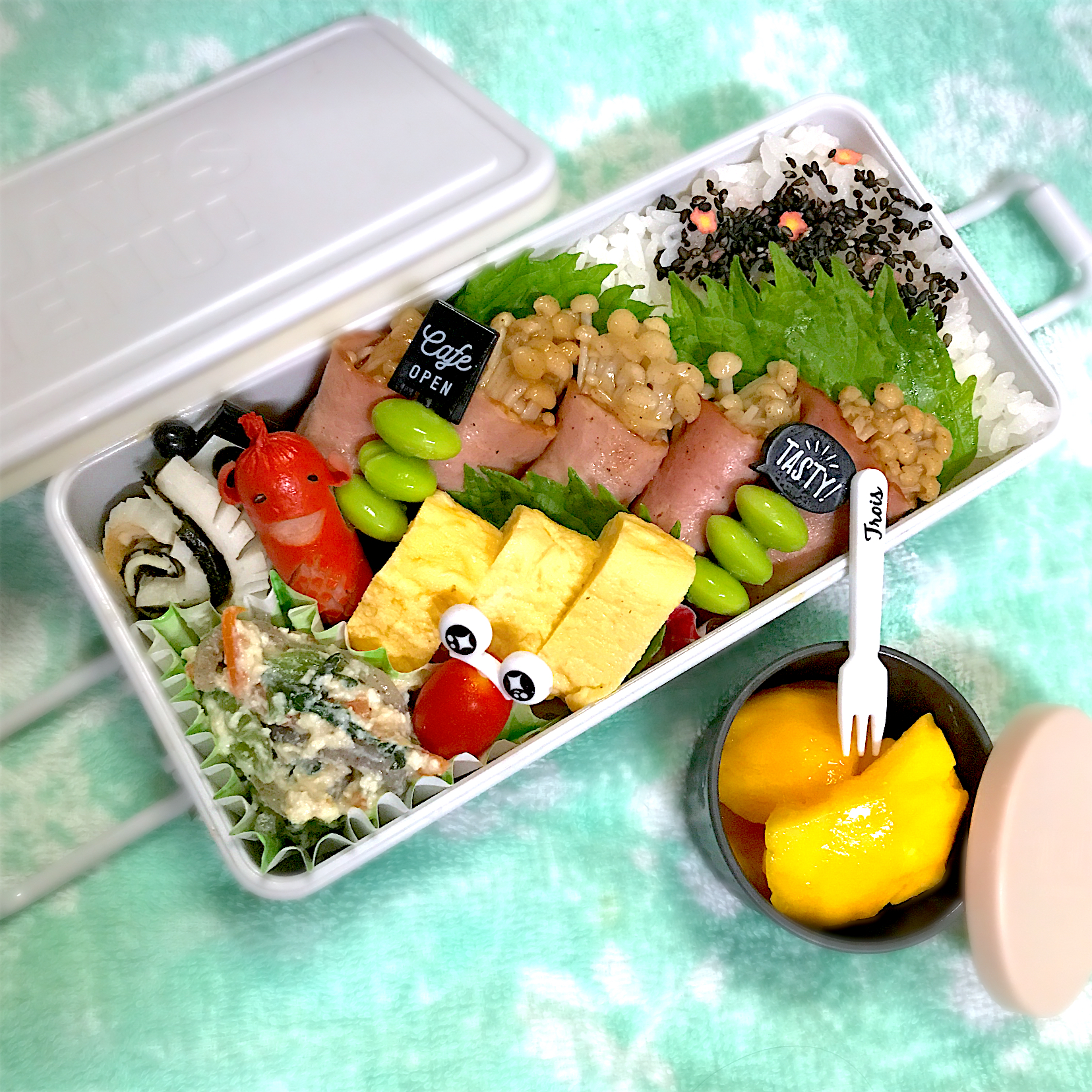 Jk1弁当 えのきベーコン巻き 玉子焼き ほうれん草白和え ちくわ海苔チーズくるくる ソーセー人 枝豆 マンゴー 華恋 Snapdish スナップディッシュ Id Pnvpka