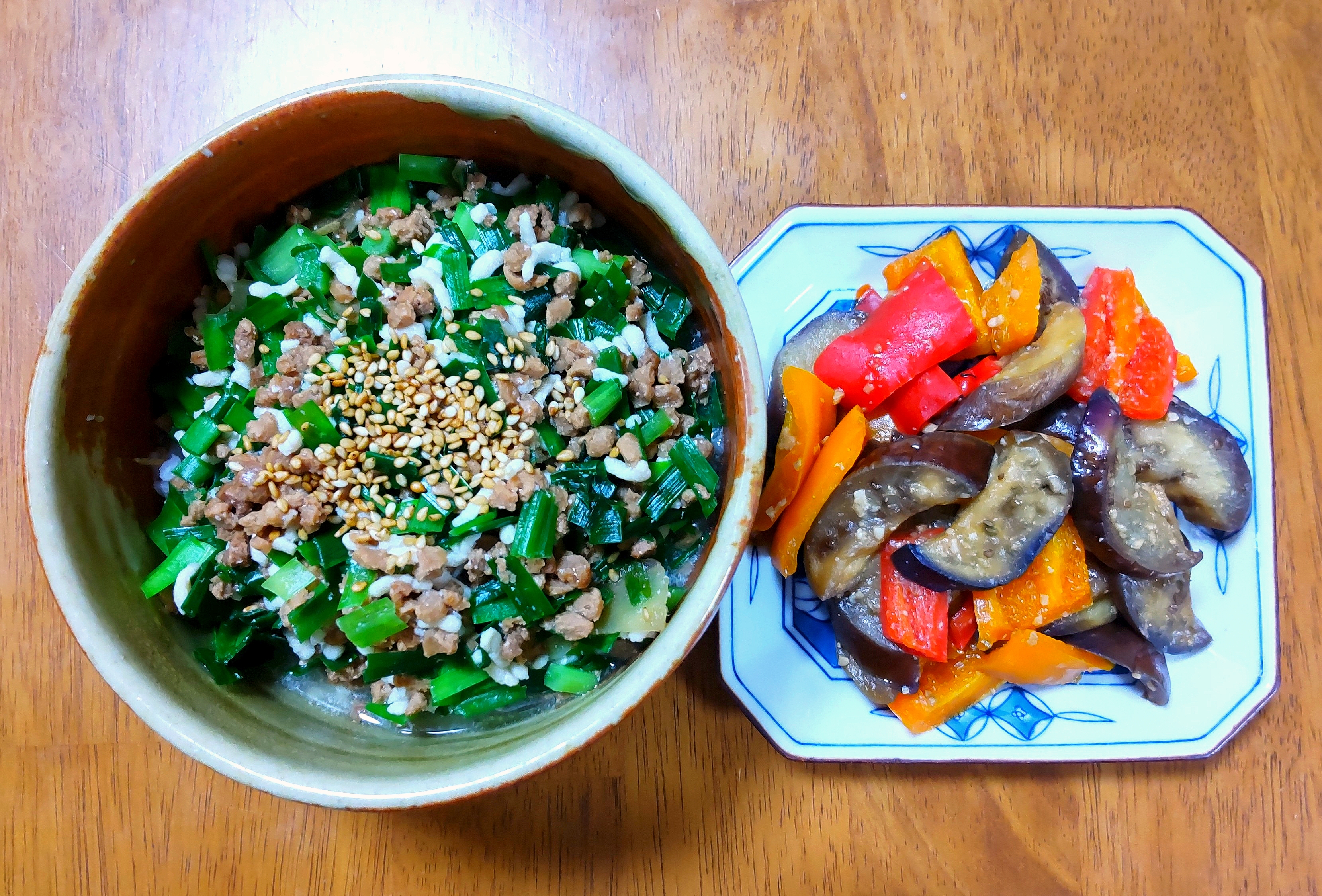 月日 ニラまみれスープかけご飯 茄子とカラーピーマンの甘味噌炒め いもこ Snapdish スナップディッシュ Id Fnhyha