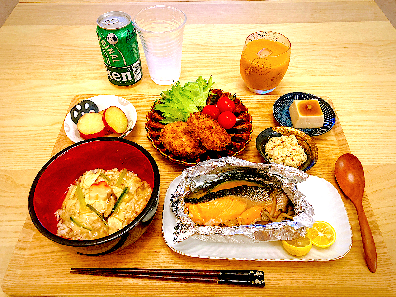 今日の夕食 湯葉丼 鮭のホイル蒸し コロッケ 卯の花 胡麻豆腐 さつまいものレモンバター煮 サジーの炭酸割り ふわ猫はなちゃん Snapdish スナップディッシュ Id 0uqisa