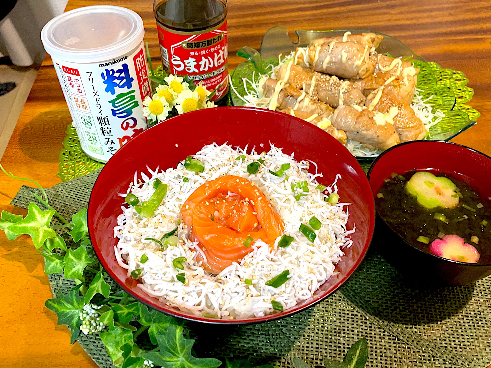 釜揚げしらす丼と木綿豆腐の肉巻き はなちゃん Snapdish スナップディッシュ Id N0r8aa