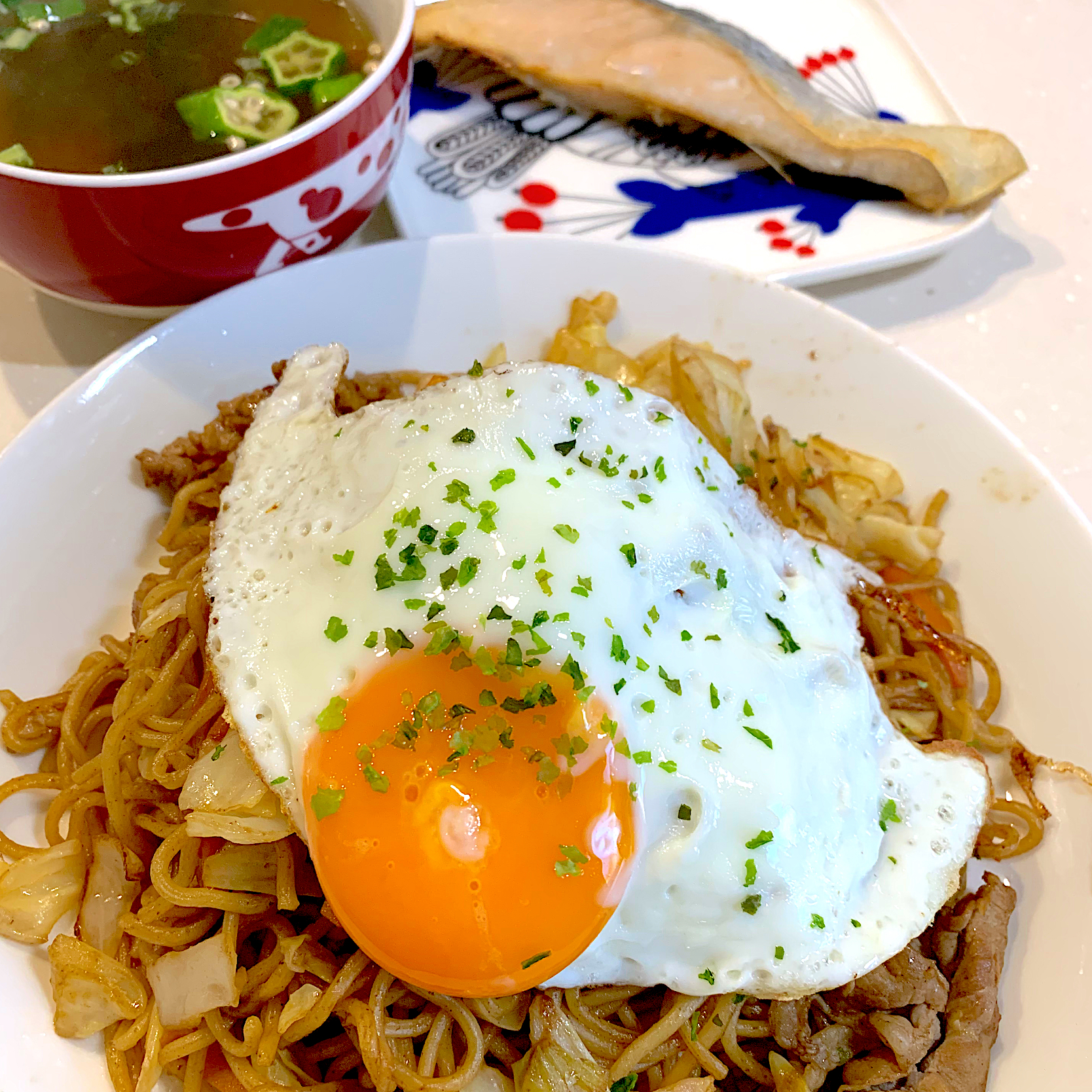 夜ご飯焼鮭 お味噌汁 焼きそば とまこ O Snapdish スナップディッシュ Id Hacnda