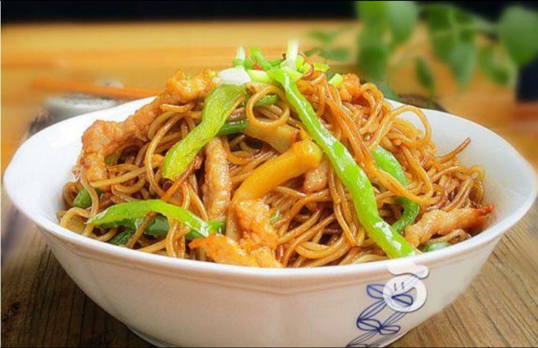 青椒肉絲炒麵
Stir-fried Noodles with Green Pepper and Pork