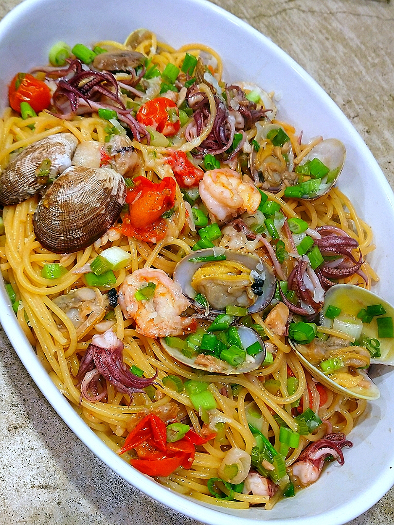 アクアパッツァの汁を使ったシーフードパスタ;Seafood pasta with aquapazza juice