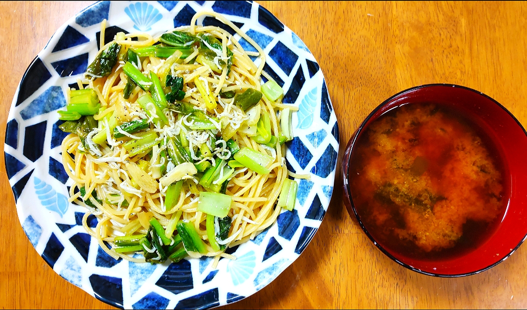 月 日 小松菜としらすのレモン醤油ペペロンチーノ 豆腐とわかめのお味噌汁 いもこ Snapdish スナップディッシュ Id Bwpeka