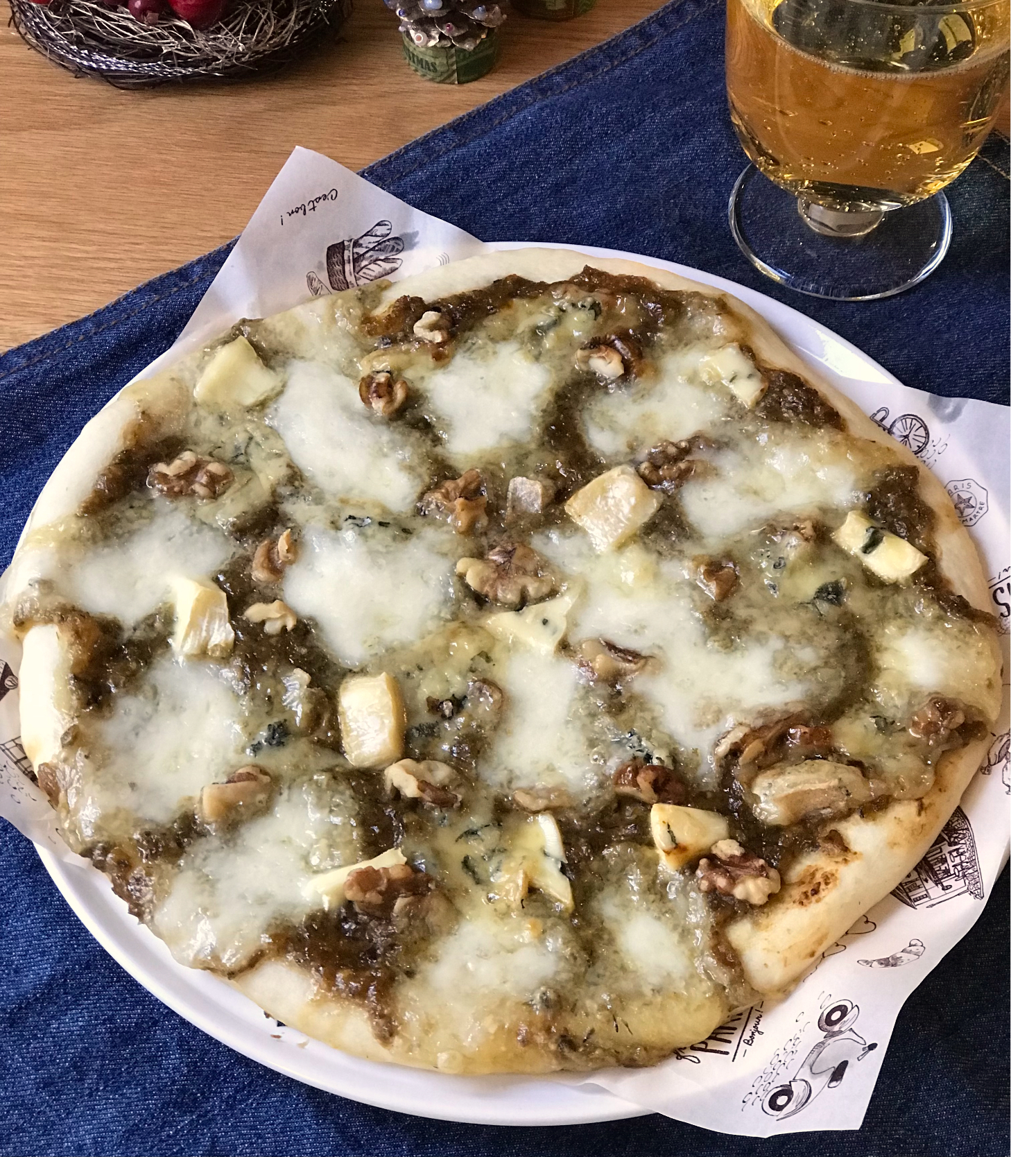 ふき味噌とゴルゴンゾーラチーズのピザ