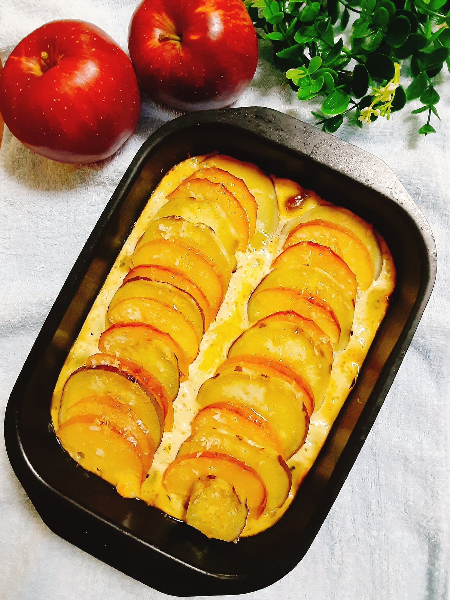 みち。さんのグリルで簡単りんごとさつま芋の重ね焼きプリン #楽天レシピ