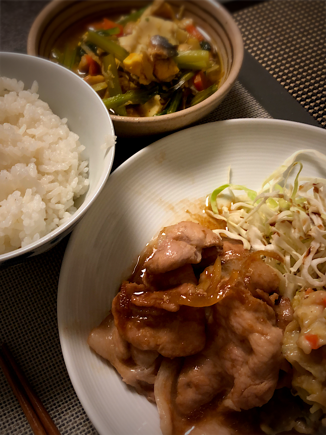 生姜焼きと和風ポテサラと小松菜と鯖のお浸しカレー風味