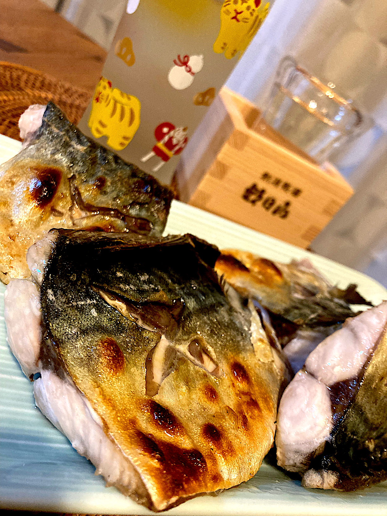 釣り真鯖いただきました❤️塩焼きと日本酒🍶🐟あぶらのりはもうひとつだけど、美味しいです❤️