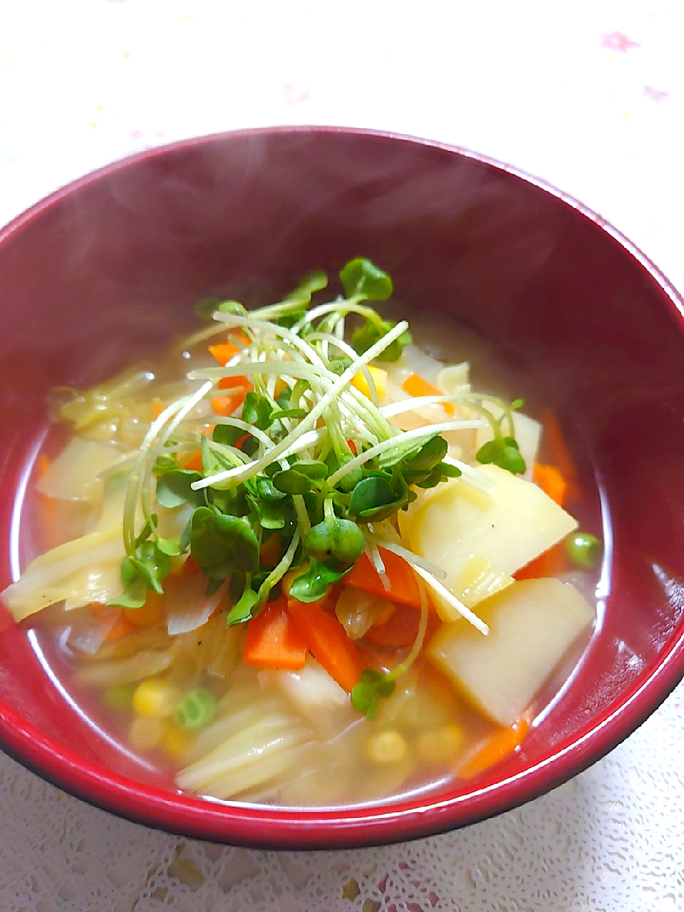 今日の野菜スープ
かいわれトッピング🌱