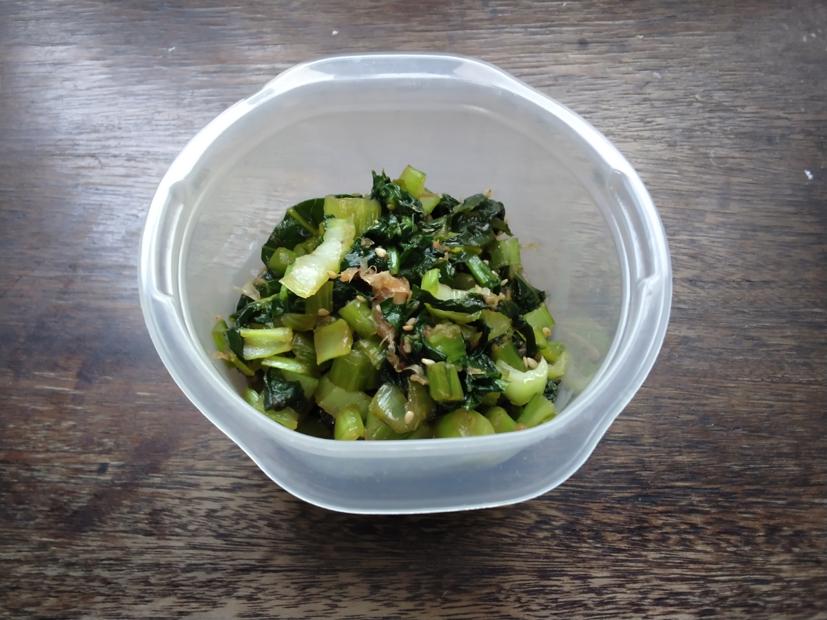 菜っ葉ごはんとかに美味しいですよ🎵小松菜の炒め煮