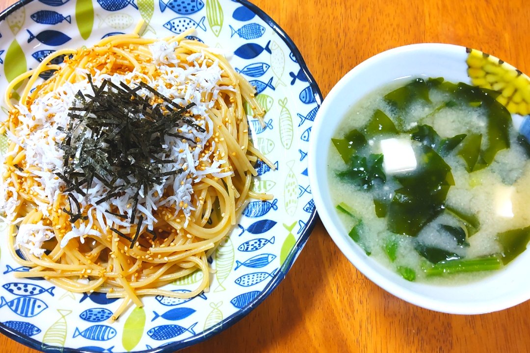 22 0324 しらすのバター醬油パスタ ほうれん草とわかめと豆腐のお味噌汁 いもこ Snapdish スナップディッシュ Id 9tycea