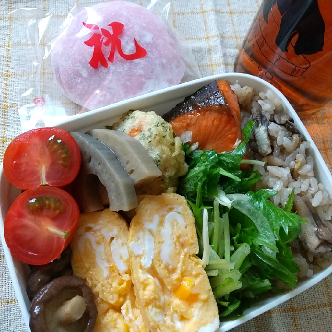 卵焼き🥚鮭バター🐟弁当
おやつ…紅白大福
