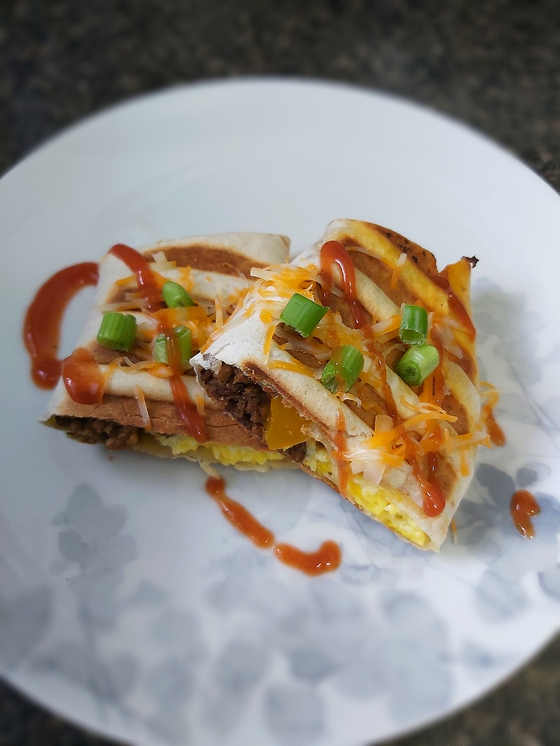 BentoFox's dish 朝食のブリトー 🌯
The Taco meat & egg breakfast burrito 😋