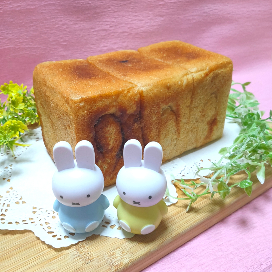ダーリンベーカリー🥖🍞🥐🥞🍔🌭🍕
無花果jam＆全粒粉入り
角食パン始めました！！！
初夏のパン祭りだぉᕱ⑅ᕱ💓💓