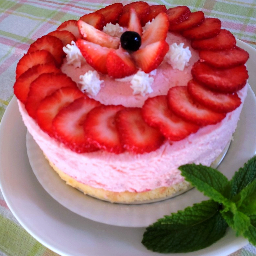 苺のムースケーキ